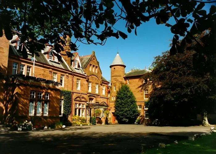 Pet Friendly hotel: Savoy Park Hotel